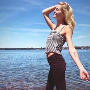 Meet your Posher, Avery